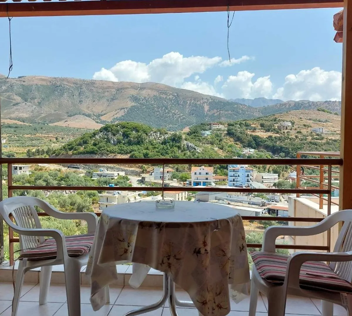 City View Room Himare Alloggio in famiglia